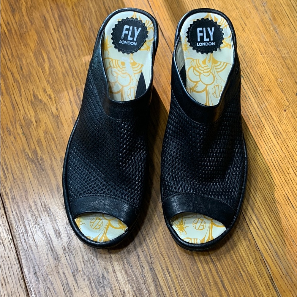 Fly London Yeno Black Mules Slip-On Comfort